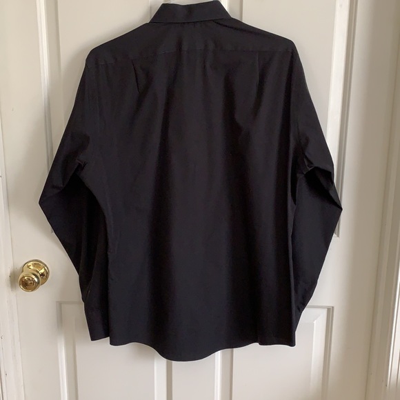 Van Heusen Poplin Fitted Men’s Dress Shirt - Picture 2 of 6